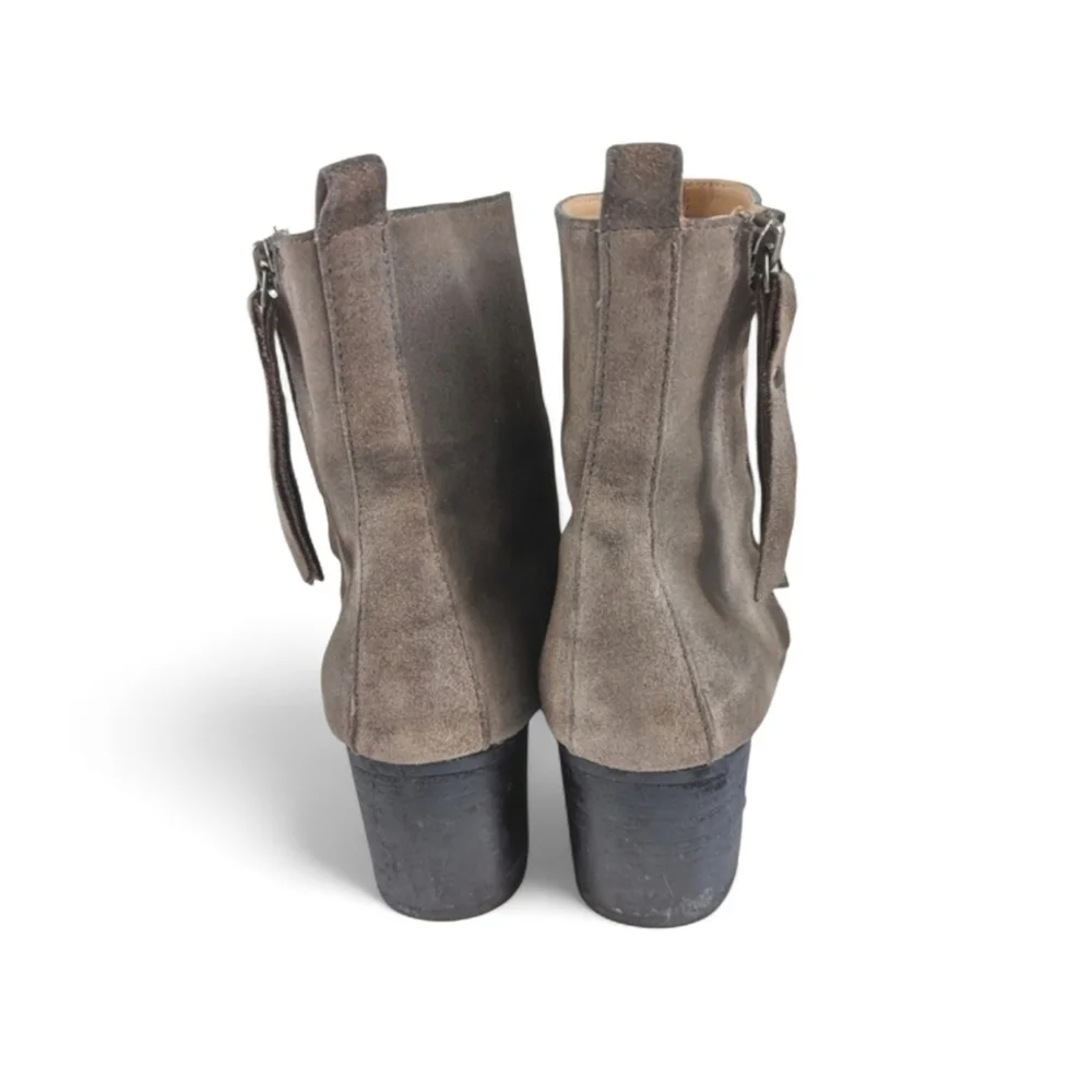 Banana Republic Stacked Heel Suede Boots with Side Zipper in Taupe Size 9.5